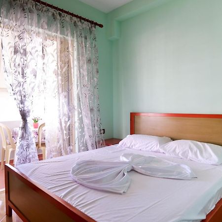 Rei Apartments Sarandë Pokoj fotografie