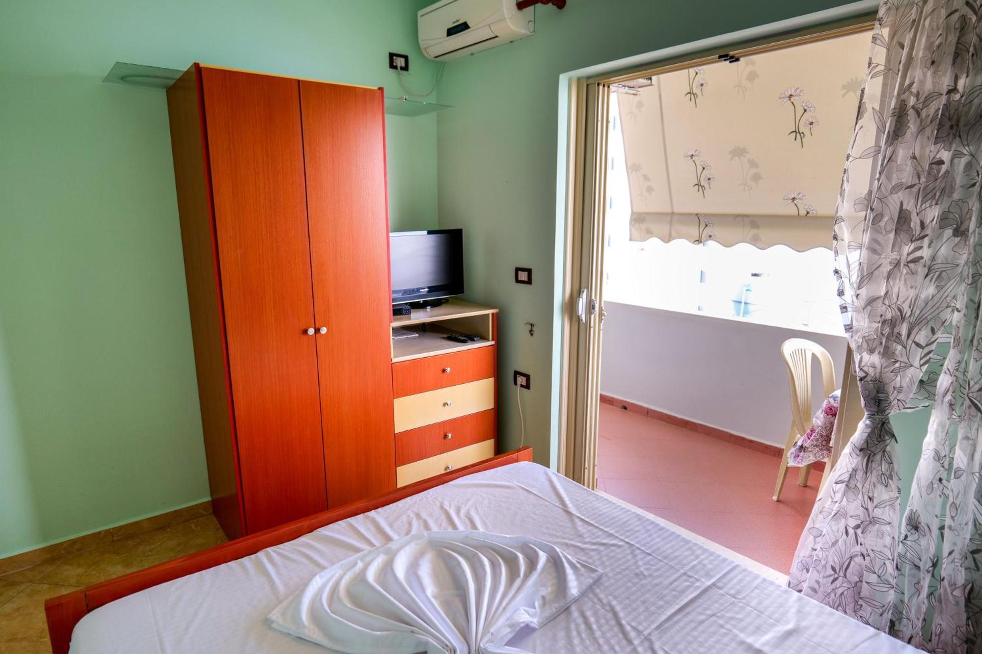Rei Apartments Sarandë Pokoj fotografie